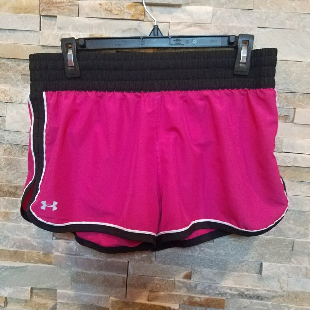 Under Armour Shorts medium